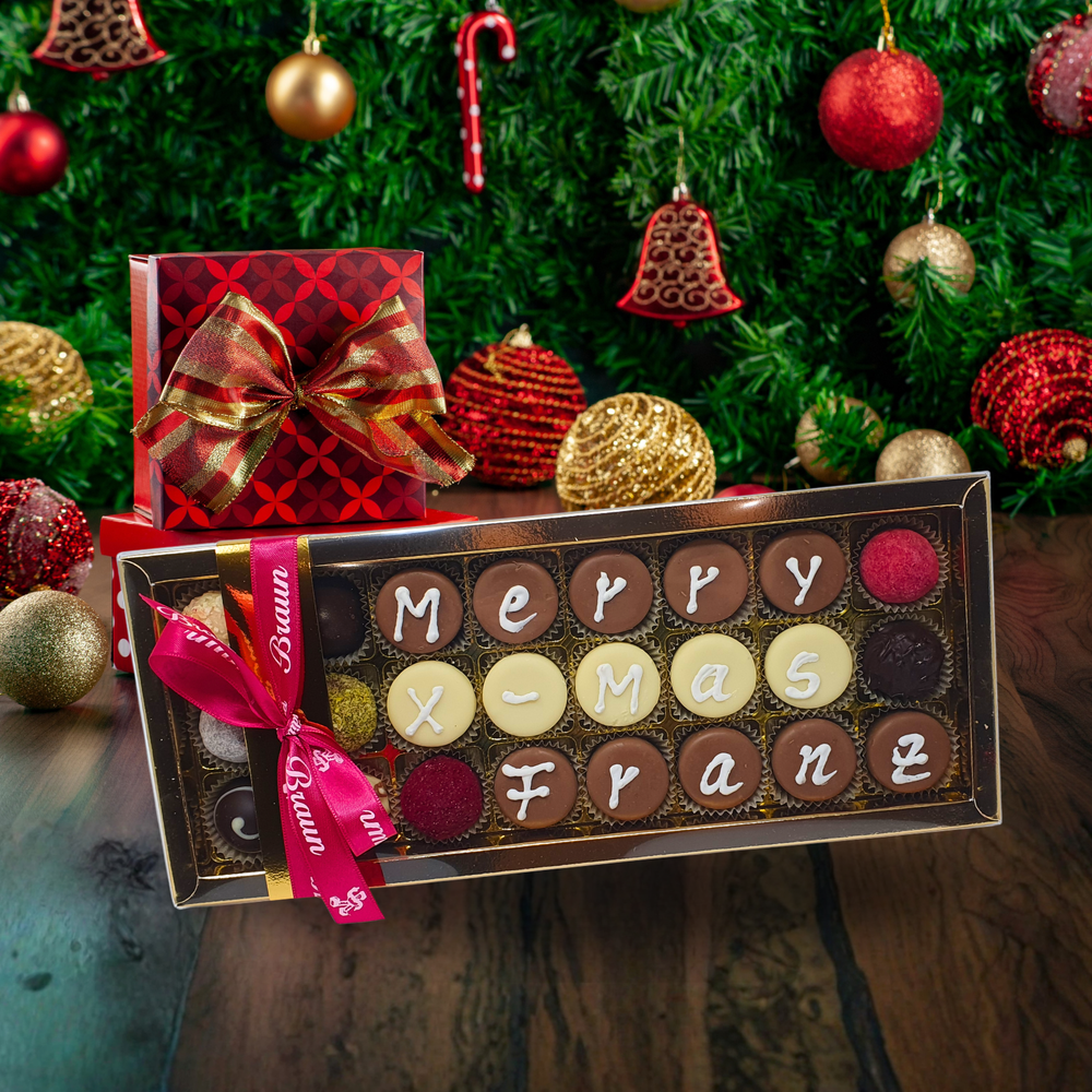 
                  
                    Laden Sie das Bild in den Galerie-Viewer, Pralinenbox &amp;quot;Merry X-Mas Wunschname&amp;quot;
                  
                