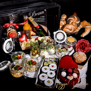 
                  
                    Laden Sie das Bild in den Galerie-Viewer, Frühstücksbox für Zwei &amp;quot;VEGGIE DELUXE&amp;quot; (nur Abholung!)
                  
                